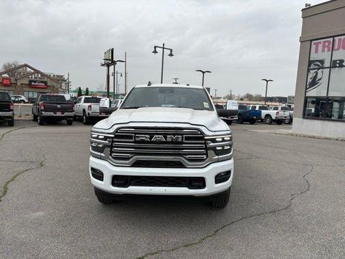 2025 RAM 3500 Laramie Crew Cab 4x4 8' Box