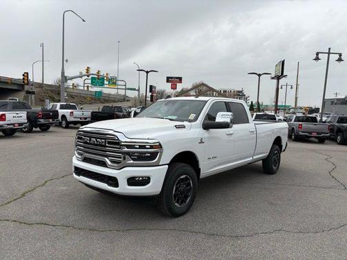2025 RAM 3500 Laramie Crew Cab 4x4 8' Box