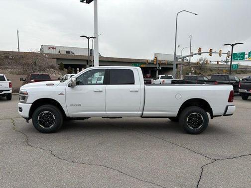 2025 RAM 3500 Laramie Crew Cab 4x4 8' Box
