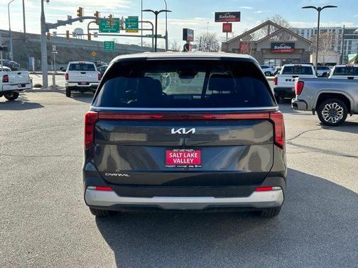 2025 Kia Carnival LXS
