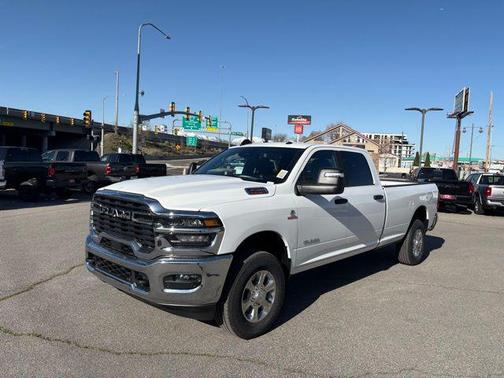 2025 RAM 3500 Big Horn Crew Cab 4x4 8' Box