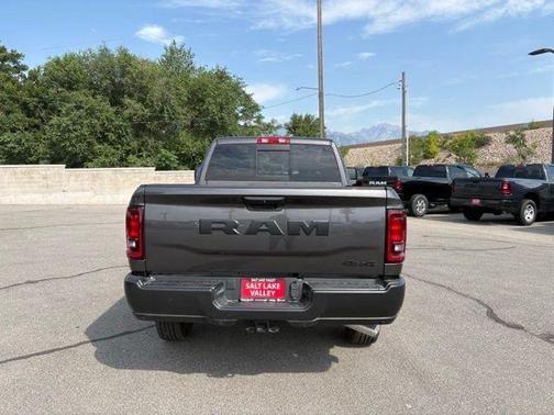 2025 RAM 2500 Tradesman Crew Cab 4x4 6'4' Box