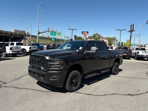 2025 RAM 2500 Tradesman Crew Cab 4x4 6'4' Box