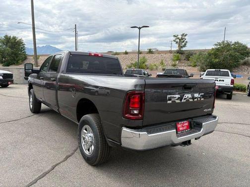 2025 RAM 2500 Tradesman Crew Cab 4x4 8' Box