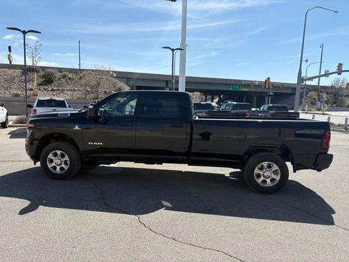 2025 RAM 3500 Big Horn Crew Cab 4x4 8' Box