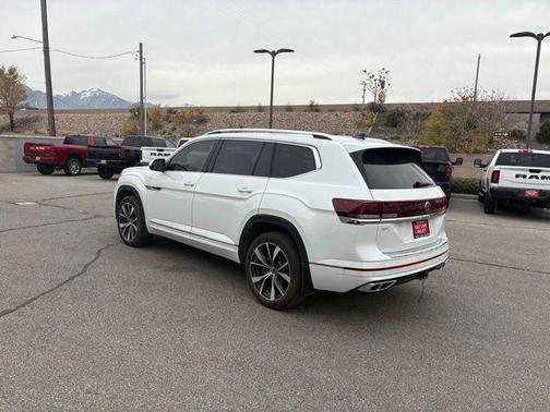 2025 Volkswagen Atlas 2.0T SEL Premium R-Line 4MOTION