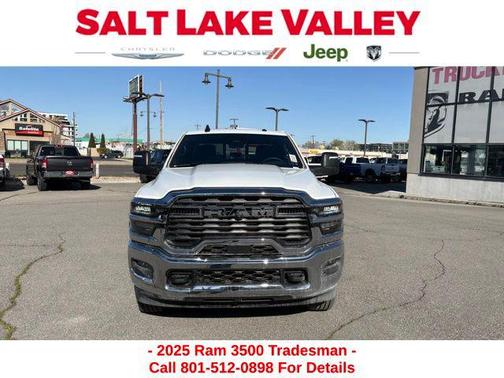 2025 RAM 3500 Tradesman Crew Cab 4x4 8' Box