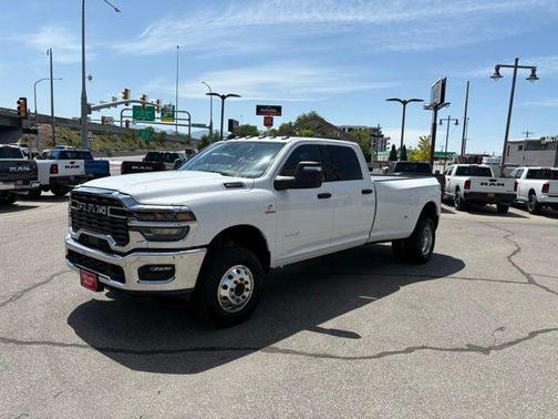 2025 RAM 3500 Big Horn Crew Cab 4x4 8' Box