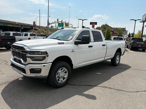 2025 RAM 3500 Tradesman Crew Cab 4x4 8' Box