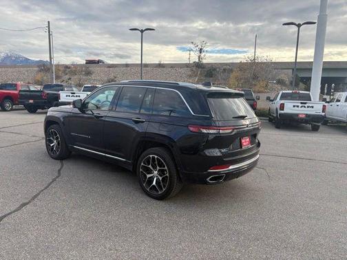 2022 Jeep Grand Cherokee 4xe Summit Reserve