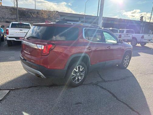 2023 GMC Acadia AWD SLT