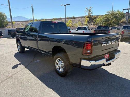 2025 RAM 3500 Tradesman Crew Cab 4x4 8' Box