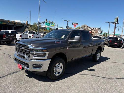 2025 RAM 2500 Tradesman Crew Cab 4x4 6'4' Box