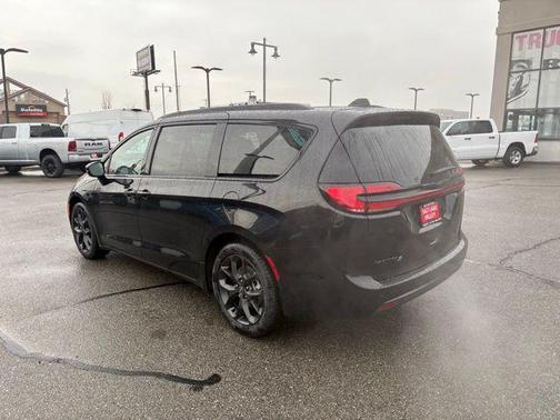 2026 Chrysler Pacifica L