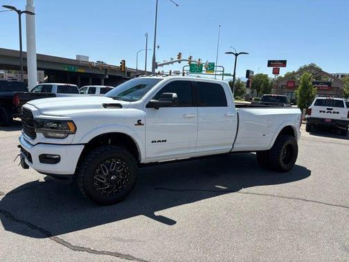 2022 RAM 3500 Limited Crew Cab 4x4 8' Box