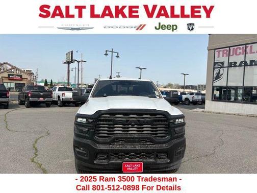 2025 RAM 3500 Tradesman Crew Cab 4x4 8' Box