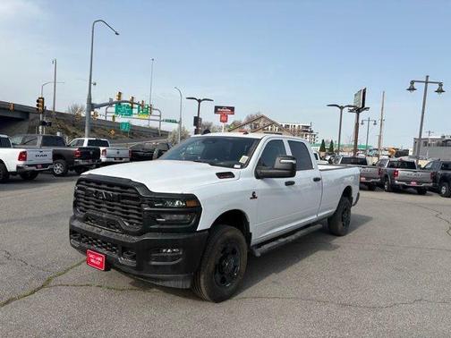 2025 RAM 3500 Tradesman Crew Cab 4x4 8' Box
