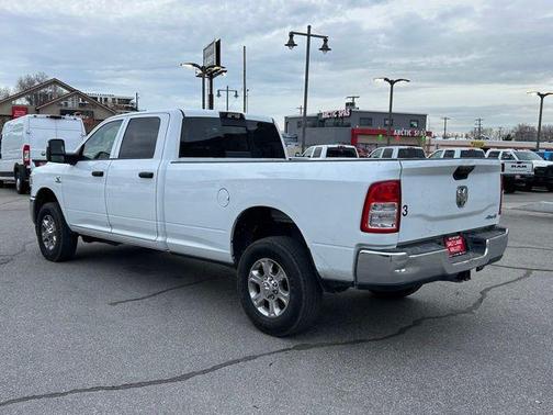 2024 RAM 3500 Tradesman Crew Cab 4x4 8' Box