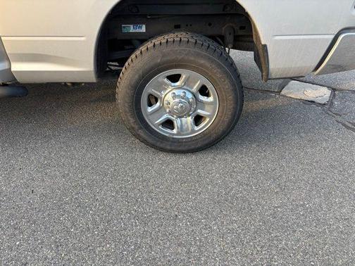 2017 RAM 2500 SLT Crew Cab 4x4 6'4' Box