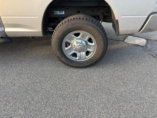 2017 RAM 2500 SLT Crew Cab 4x4 6'4' Box