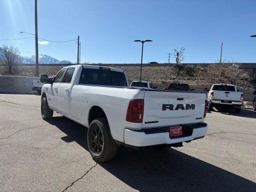 2025 RAM 3500 Laramie Crew Cab 4x4 8' Box