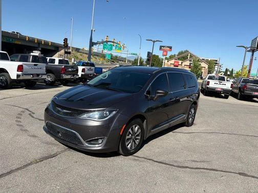 2020 Chrysler Pacifica Touring-L Plus