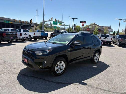 2021 Toyota RAV4 Hybrid XLE