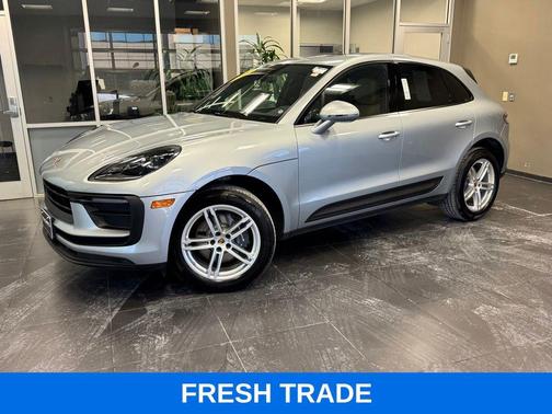 2022 Porsche Macan Base