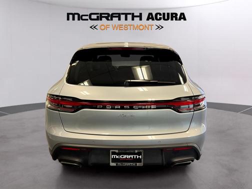 2022 Porsche Macan Base