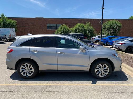 Lunar Silver Metallic 2017 Acura RDX Technology Package