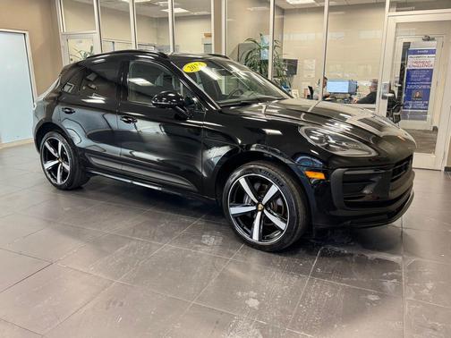 2024 Porsche Macan Base