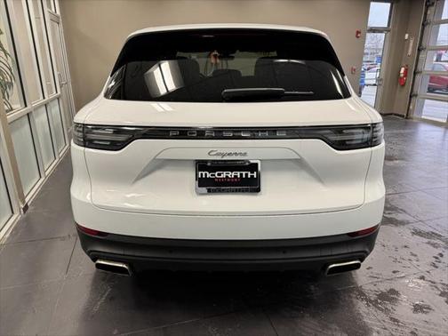 2022 Porsche Cayenne Base