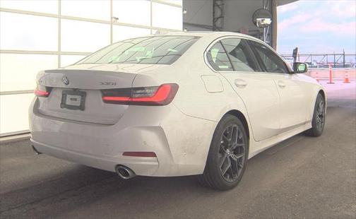 2025 BMW 330 i xDrive