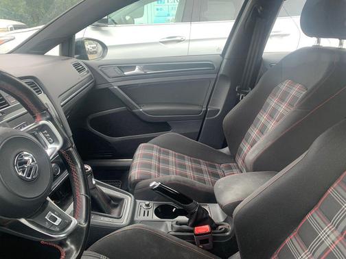 2017 Volkswagen Golf GTI 2.0T S 4-Door