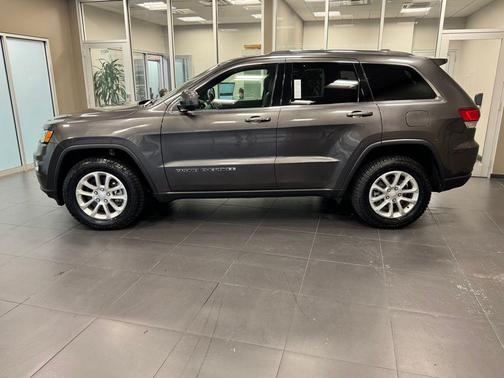2021 Jeep Grand Cherokee Laredo
