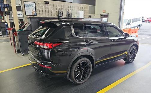 2022 Mitsubishi Outlander SE