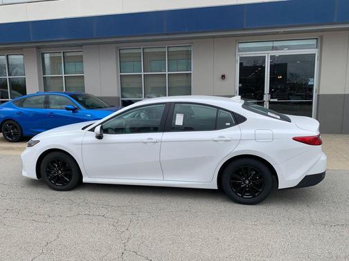 Ice Cap 2026 Toyota Camry LE