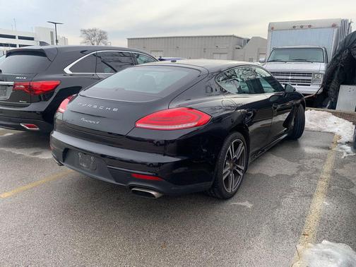 2016 Porsche Panamera 4