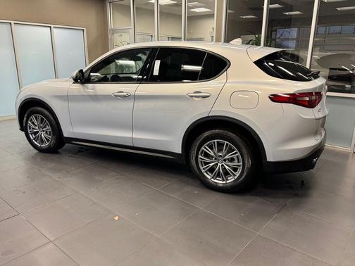 2023 Alfa Romeo Stelvio Sprint AWD