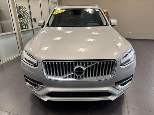 2024 Volvo XC90 B6 Plus Bright Theme 7-Seater