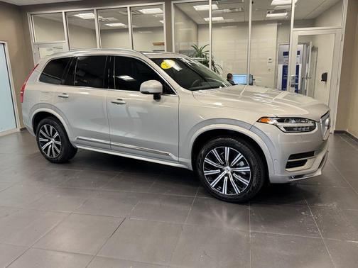 2024 Volvo XC90 B6 Plus Bright Theme 7-Seater