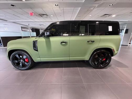 2025 Land Rover Defender 110 P500 X-Dynamic SE