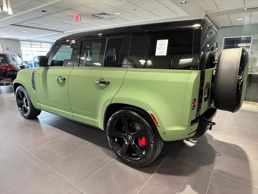 2025 Land Rover Defender 110 P500 X-Dynamic SE