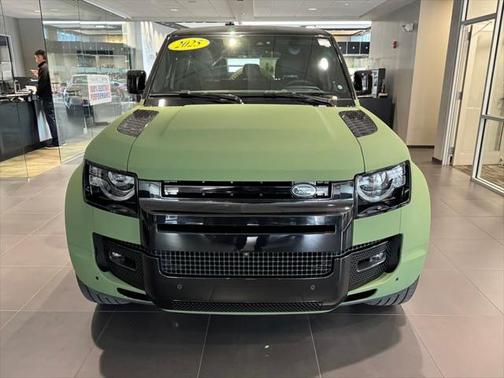 2025 Land Rover Defender 110 P500 X-Dynamic SE