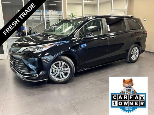 2023 Toyota Sienna Platinum 7 Passenger