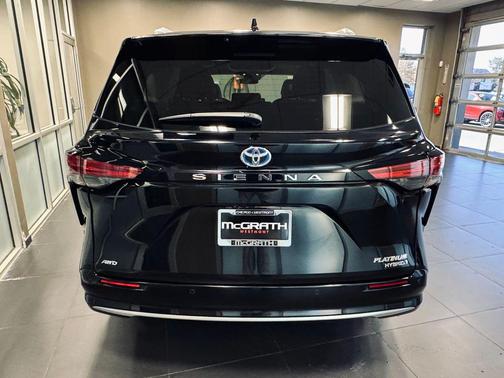 2023 Toyota Sienna Platinum 7 Passenger