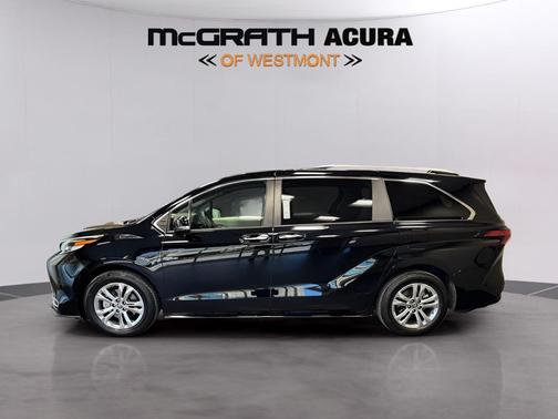 2023 Toyota Sienna Platinum 7 Passenger