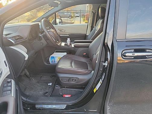 2023 Toyota Sienna Platinum 7 Passenger
