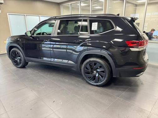 2024 Volkswagen Atlas 2.0T SE w/Technology 4MOTION