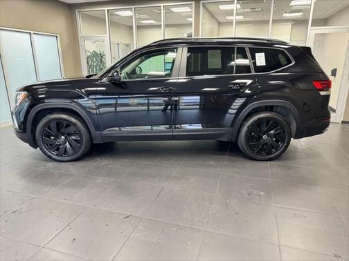 2024 Volkswagen Atlas 2.0T SE w/Technology 4MOTION